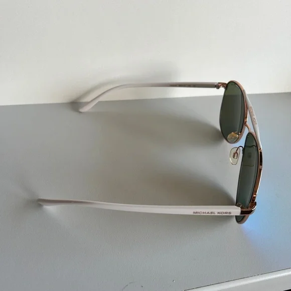 🌺HOST PICK Michael Kors White, Rose Gold, Mirrored Blue Sunglasses - Picture 3 of 4